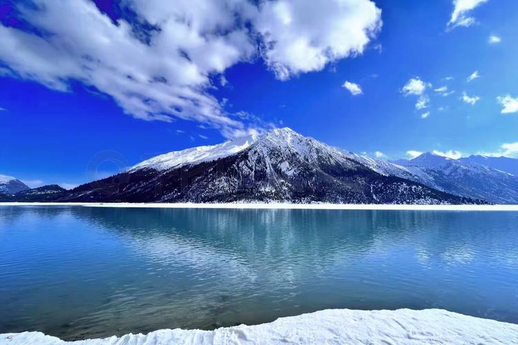 318国道 穿越湖泊雪山的梦幻之旅